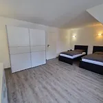 Ferienwohnung am See Dillich - Eigener eingezäunter Garten - Ruhige Lage - Hunde willkommen - Natur vor der Haustür * Borken (Hessen)