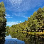 Ferienwohnung am See Dillich - Eigener eingezäunter Garten - Ruhige Lage - Hunde willkommen - Natur vor der Haustür *