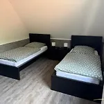 Ferienwohnung am See Dillich - Eigener eingezäunter Garten - Ruhige Lage - Hunde willkommen - Natur vor der Haustür Apartamento