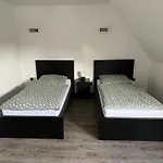 Ferienwohnung am See Dillich - Eigener eingezäunter Garten - Ruhige Lage - Hunde willkommen - Natur vor der Haustür