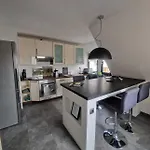 Ferienwohnung am See Dillich - Eigener eingezäunter Garten - Ruhige Lage - Hunde willkommen - Natur vor der Haustür Apartamento