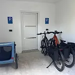 Ferienwohnung am See Dillich - Eigener eingezäunter Garten - Ruhige Lage - Hunde willkommen - Natur vor der Haustür Apartamento *