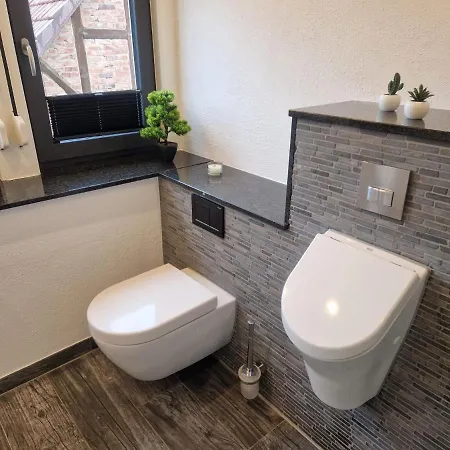 아파트 Am Dillich - Eigener Eingezaeunter Garten - Ruhige Lage - Hunde Willkommen - Vor Der Haustuer *