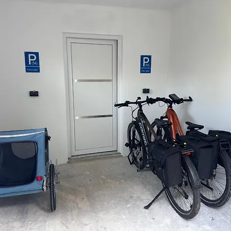 Am Dillich - Schwimmteich - Eigener Garten - Ruhige Lage - Hunde Willkommen Appartement *