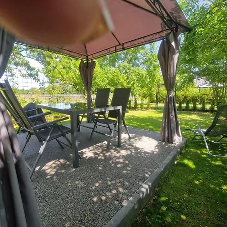 Ferienwohnung am See Dillich - Eigener eingezäunter Garten - Ruhige Lage - Hunde willkommen - Natur vor der Haustür