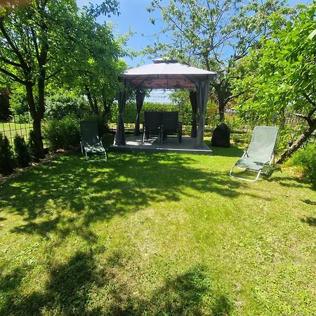 Ferienwohnung am See Dillich - Eigener eingezäunter Garten - Ruhige Lage - Hunde willkommen - Natur vor der Haustür *