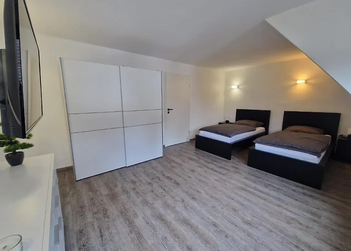 Am Dillich - Eigener Eingezaeunter Garten - Ruhige Lage - Hunde Willkommen - Vor Der Haustuer * Borken (Hessen)