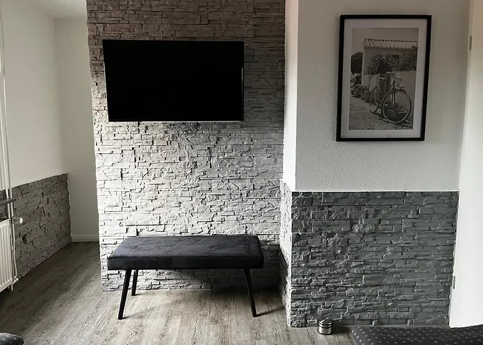 Am Dillich - Eigener Eingezaeunter Garten - Ruhige Lage - Hunde Willkommen - Vor Der Haustuer *